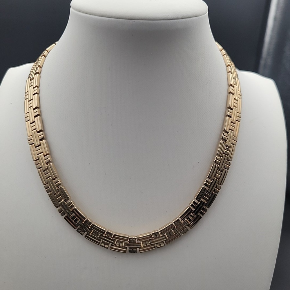 Vintage Crown Trifari Gold Brick Link Choker Necklace 15 Inch Old Money